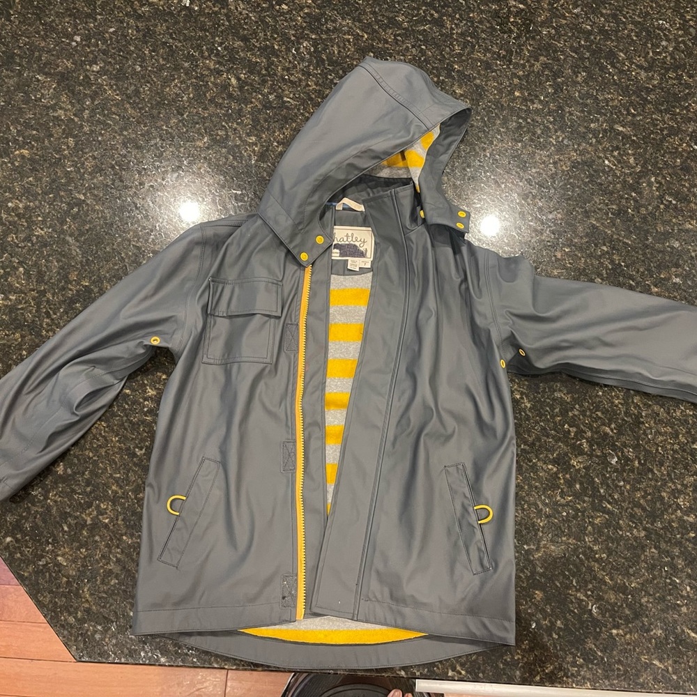 Hatley kid’s rain coat. Size 7. EXCELLENT condition.